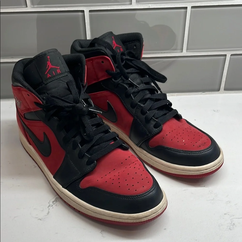 Air Jordan 1 Mid Reverse Bred (554724-610) Size 11